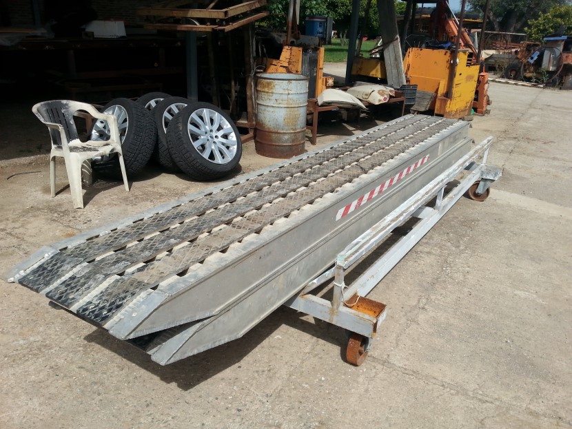 Rampe in allumino Metalmec lunghezza 4000 mm,larghezza 550 mm ,portata da 5700 Kg a 7150 Kg.