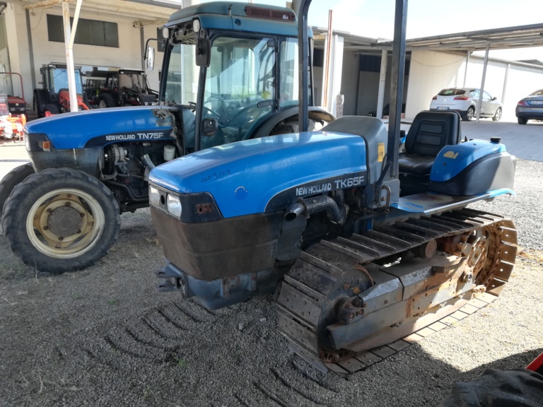 Trattore New Holland TK 65 F cingolato 