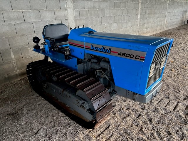 Trattore Landini 4500 C ,larghezza 151 ,cm 45 cavalli ,anno 1976 ,ore 9285.